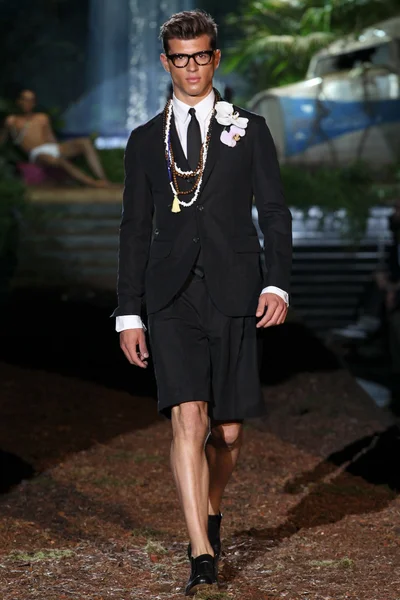 Look 32